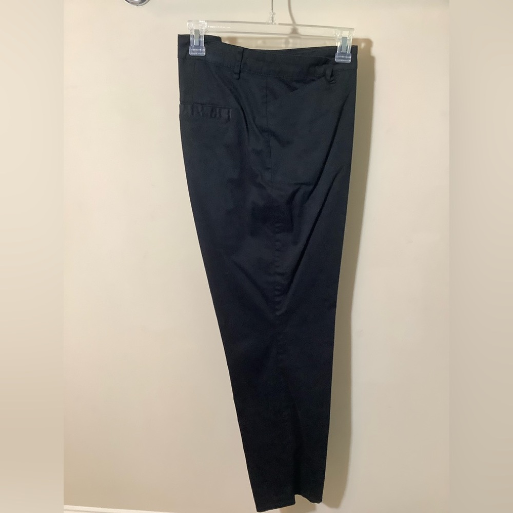 Gloria Vanderbilt Khaki Unlimited pants in black size 16 Short NWOT. 98% cotton